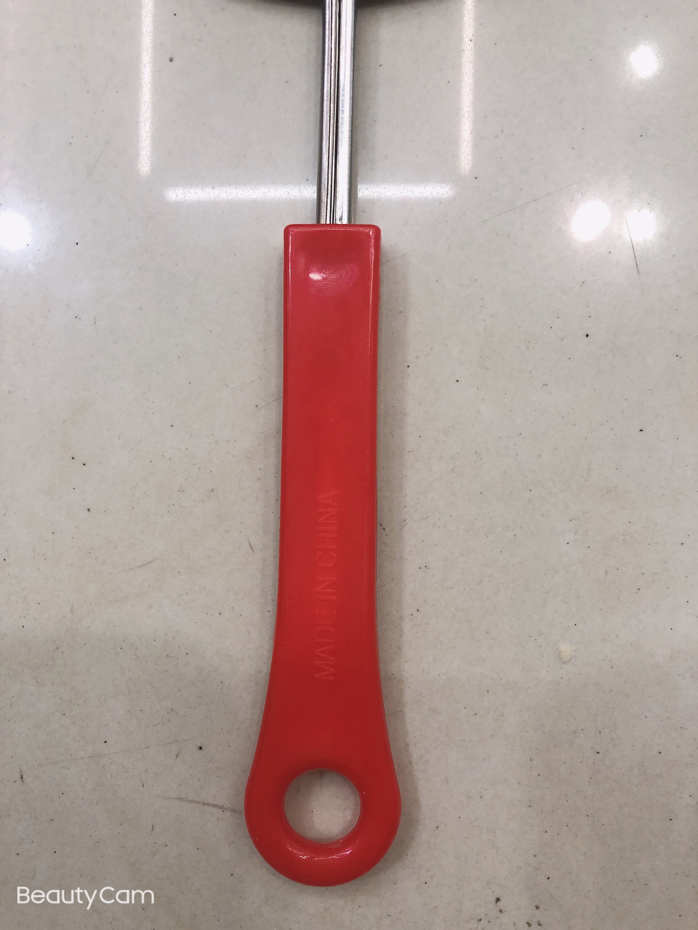 Red-handled oil filter Application Scenario