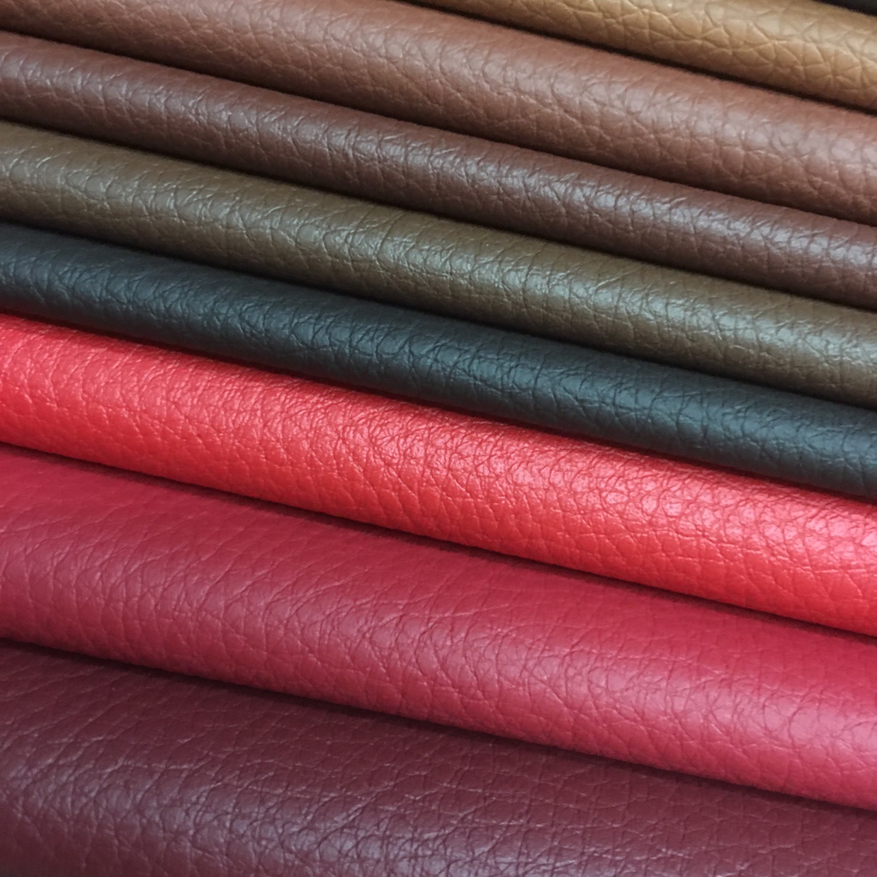Small lychee-patterned leather