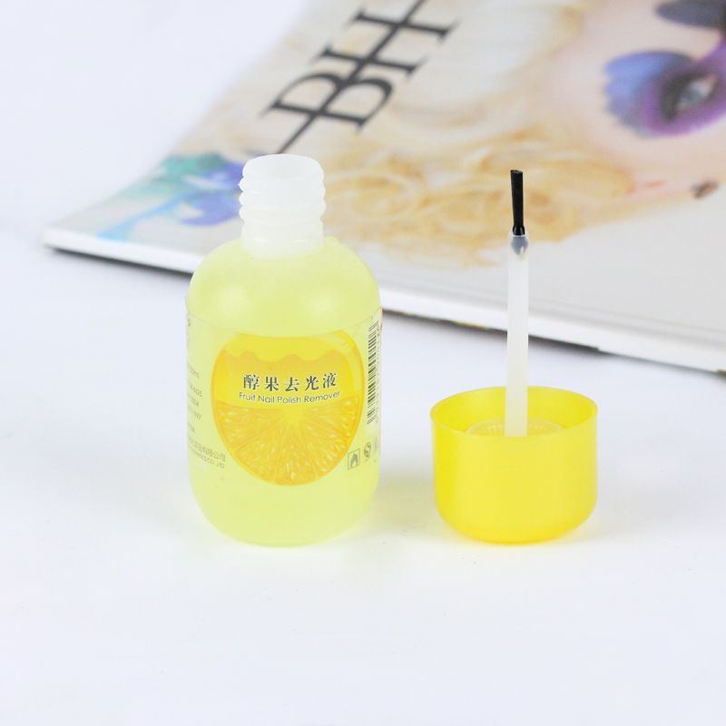 Clean nail polish quickly with 50ML nail polish remover without acetone