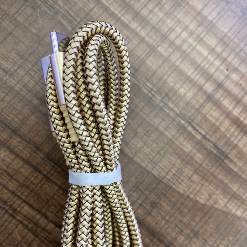 One-meter TYPE-c braided charging cable Application Scenario