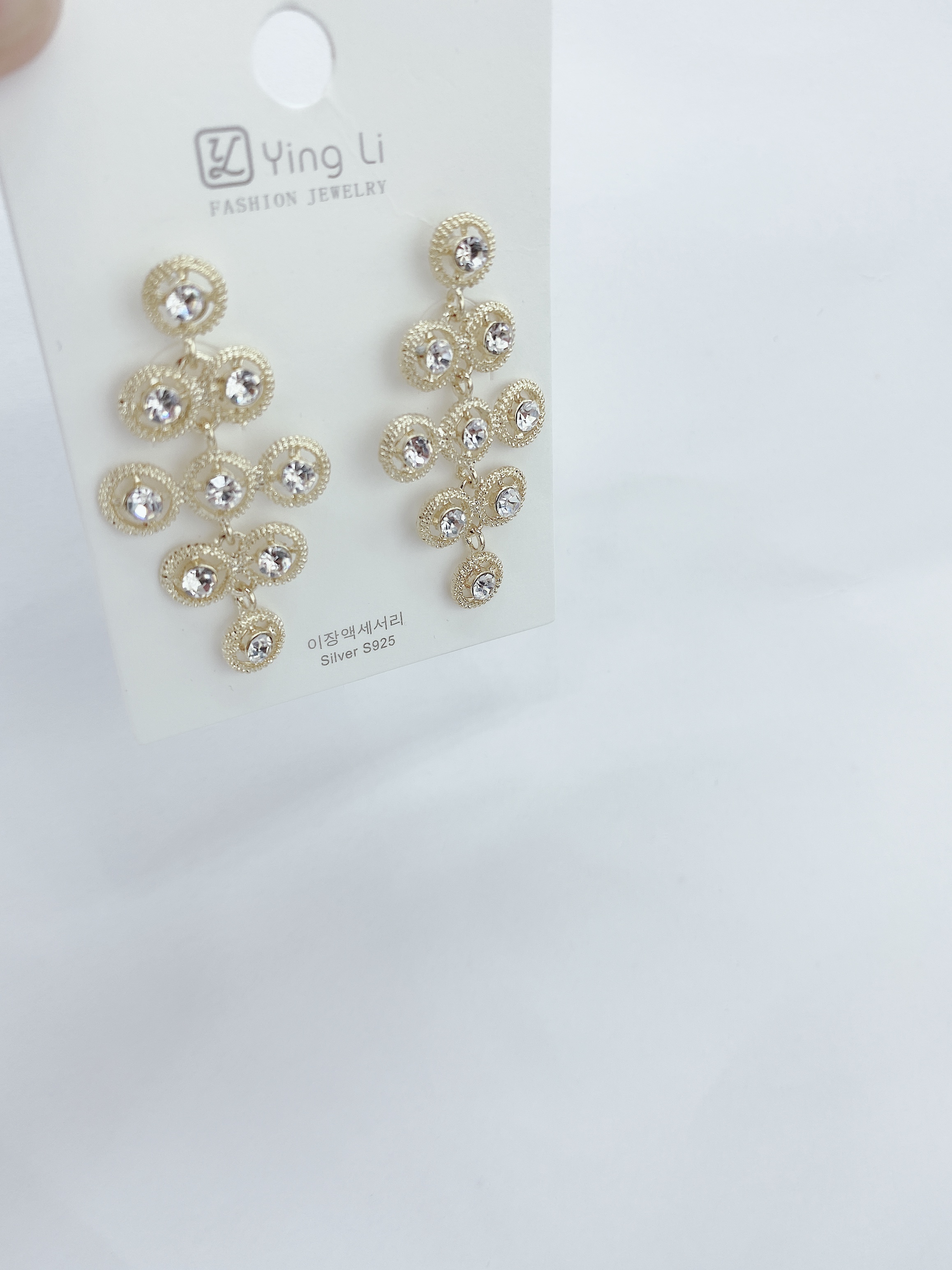 Fashion Trend Earrings Application Scenario