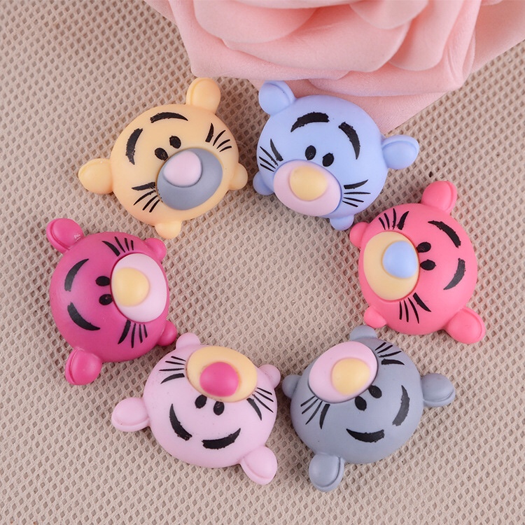 resin
Handmade DIY mobile phone accessories Rubber paint scrub feel tiger resin accessories children hair accessories materials