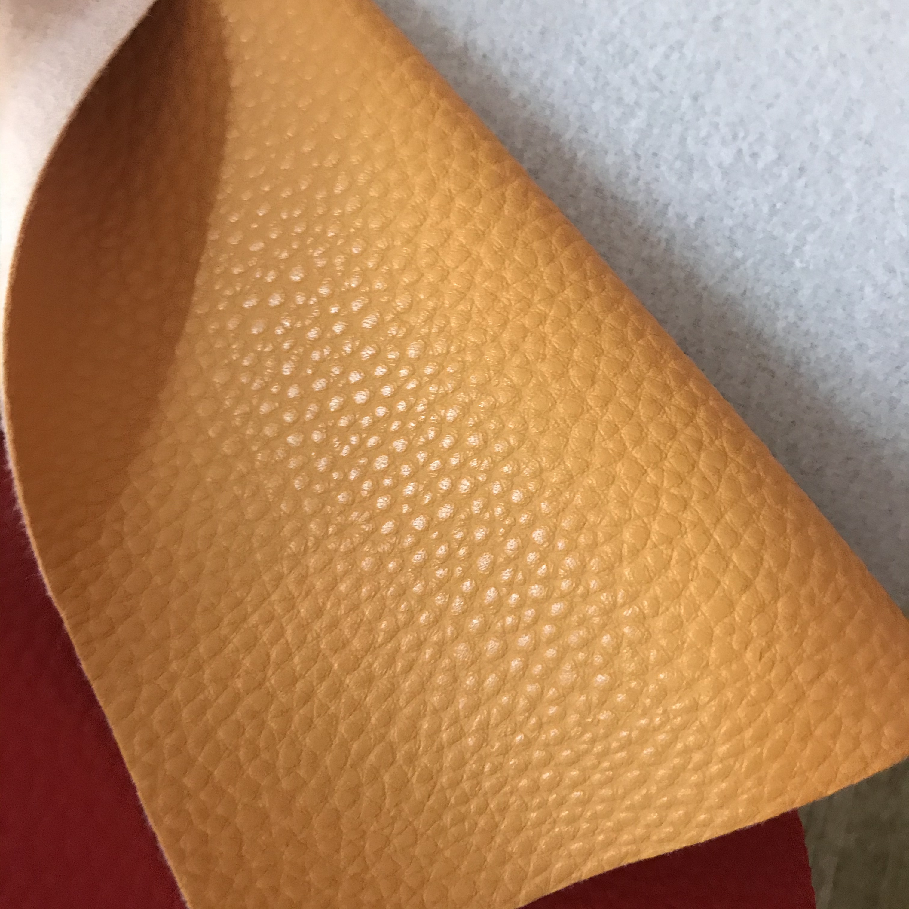 High-quality and environmentally friendly 1.0 rough-base Korean lychee PVC leather fabric for luggage and handbags, artificial leather details Picture