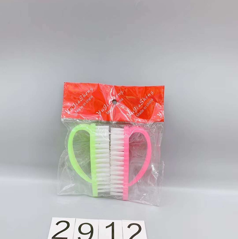 2912 small brushes in bags