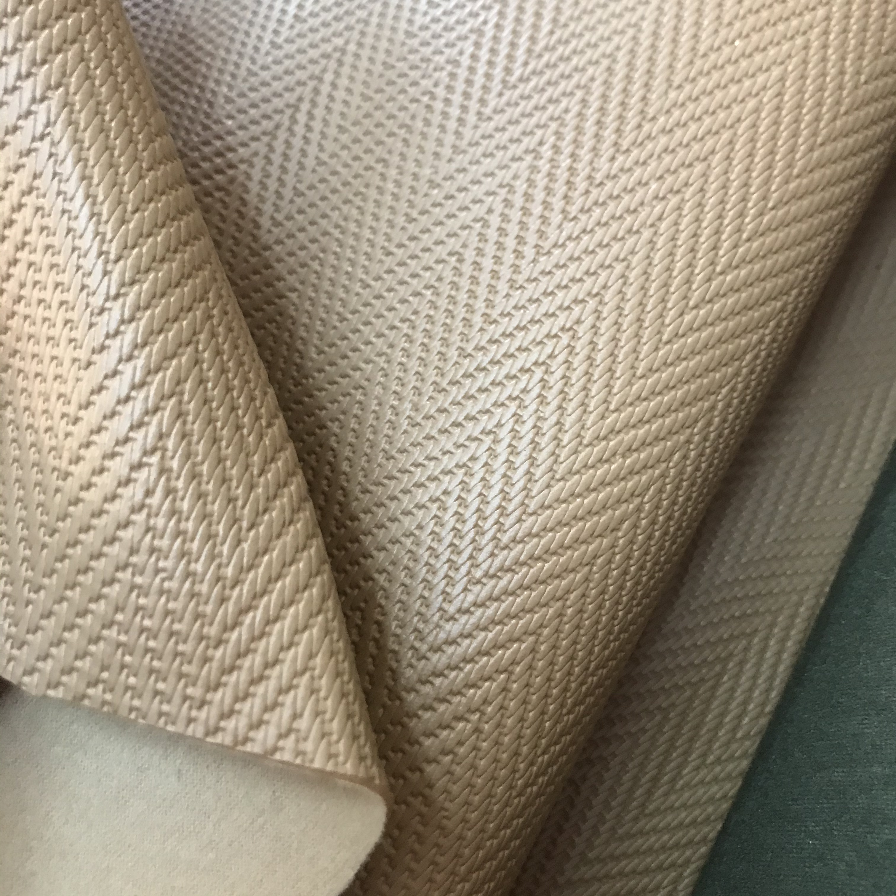 Anti-cotton fleece base 1.7mm thick PVC wavy leather fabric for luggage and handbags, artificial leather details Picture