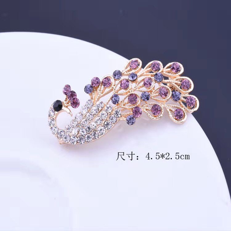 Korean version of fashion peacock brooch Delicate rhinestone brooch with a variety of fashion accessories cardigan pin anti - exposure thumbnail