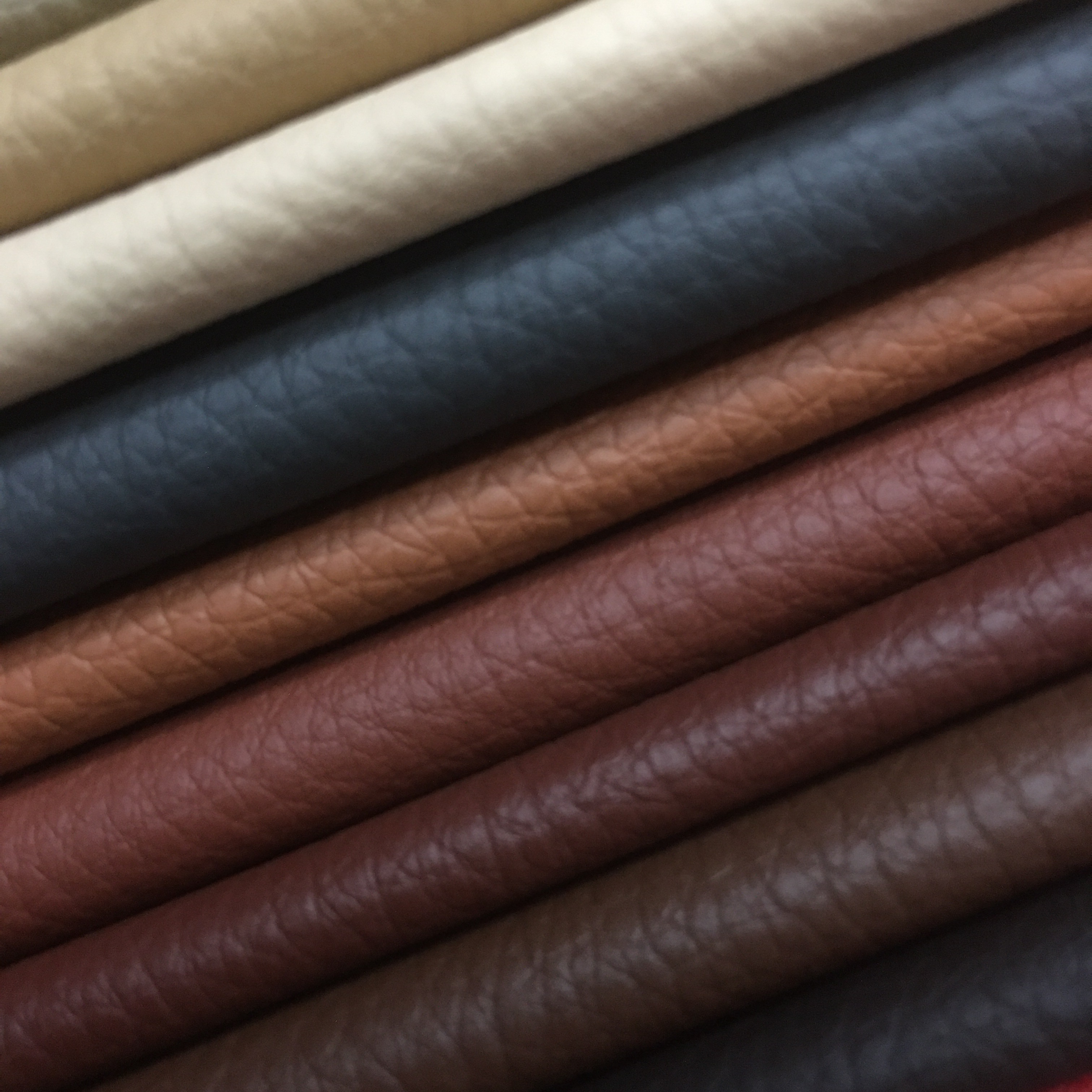 Small lychee-patterned leather details Picture