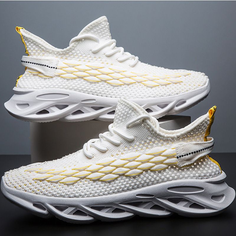 2020 autumn and winter casual shoes: anti-slip, shock-absorbing, hollowed-out flying woven men's shoes, one-step live-streaming sports shoes, best-selling running shoes