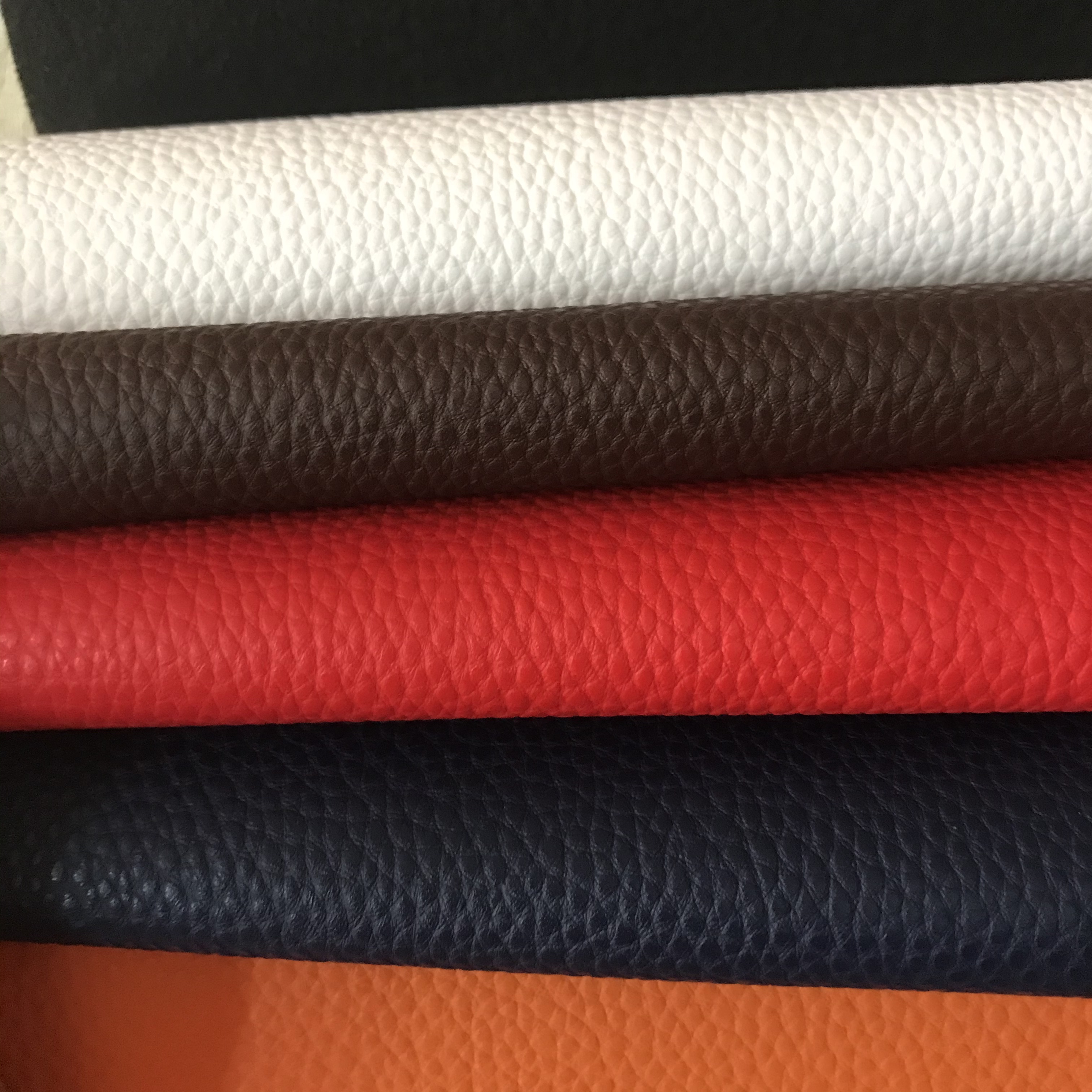 High-quality and environmentally friendly 1.0 rough-base Korean lychee PVC leather fabric for luggage and handbags, artificial leather Item Picture