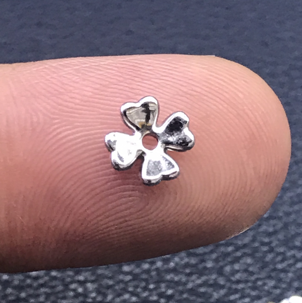 银色四叶草  厂家直销  质量保障 ，量大从优