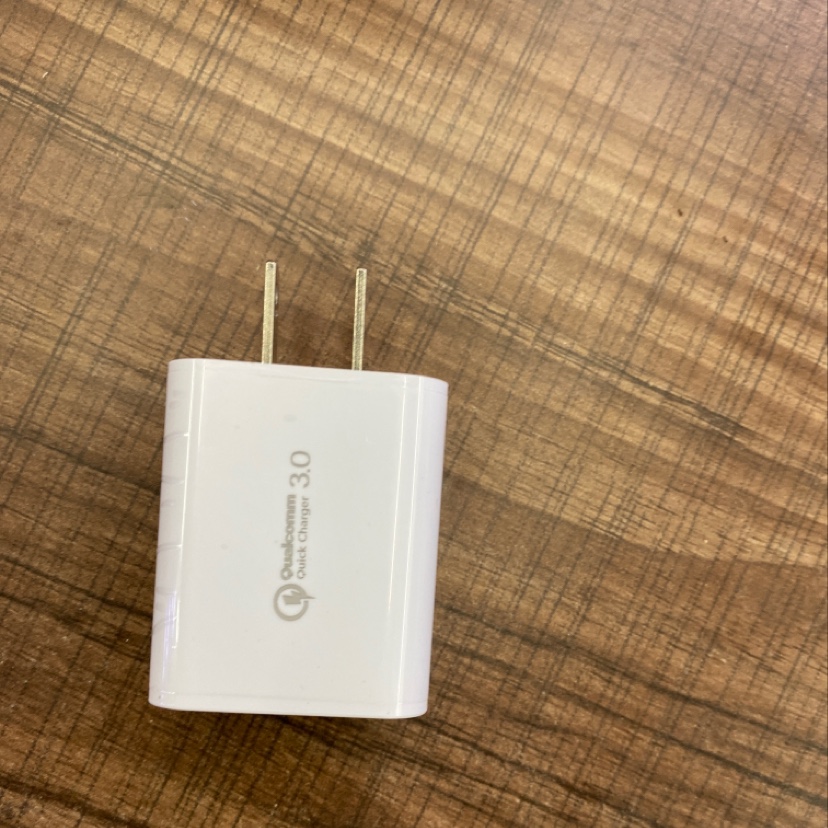 Fast-charging mobile phone charger details Picture