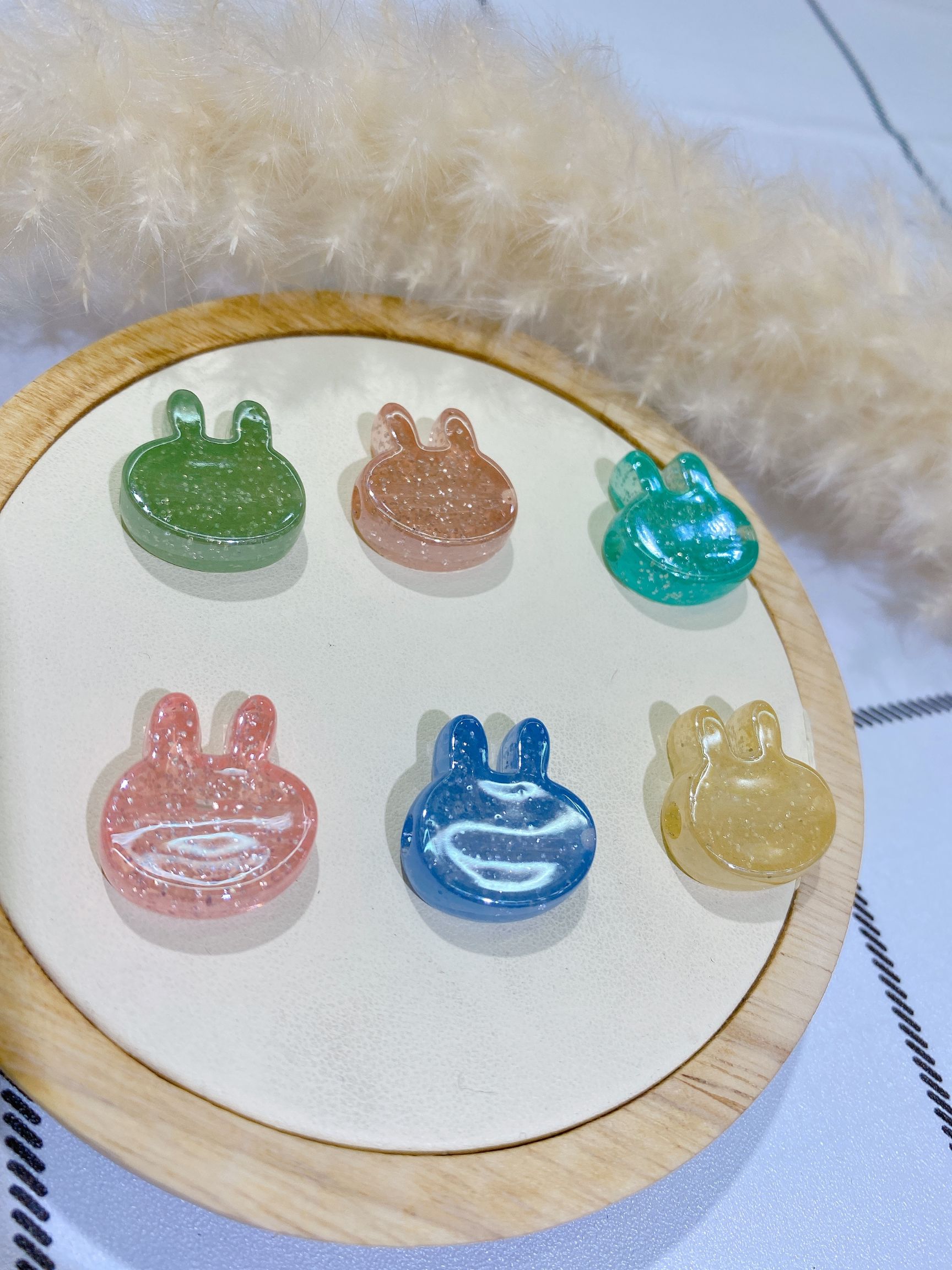 Acrylic horizontal hole powder rabbit headdress accessories