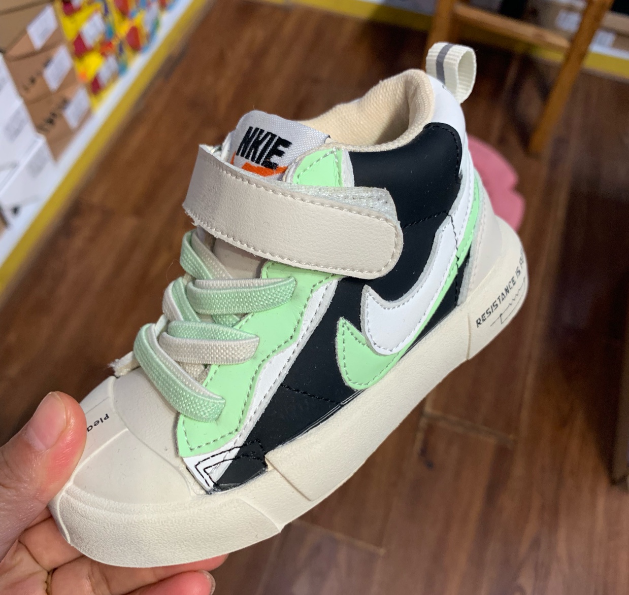 Double hook middle upper board shoe thumbnail