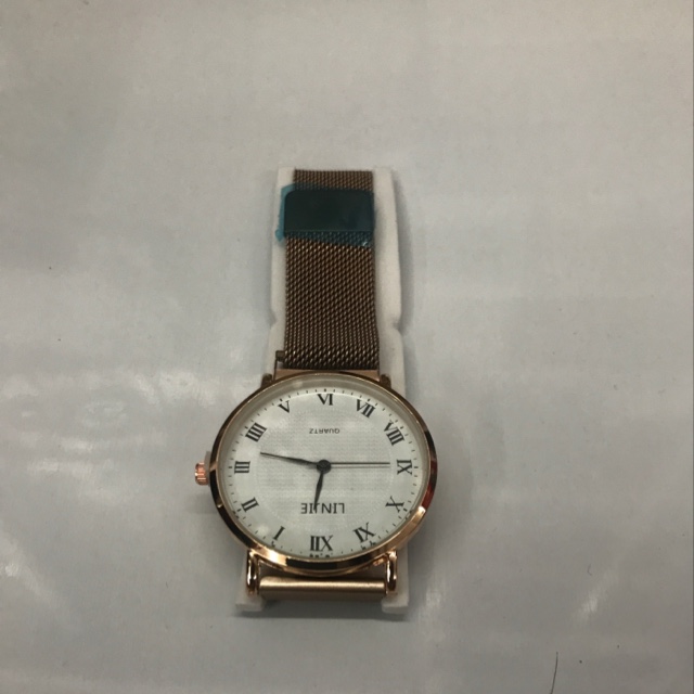 Pair the watch with a Milan strap details Picture