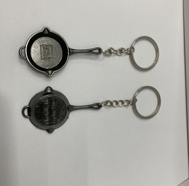 Manufacturers direct metal 6cm pan key chain, eat chicken game pan key chain, alloy key chain, pen pendant, notebook pendant, bag pendant, cake decoration accessories, Jigao alloy accessories 8538 thumbnail
