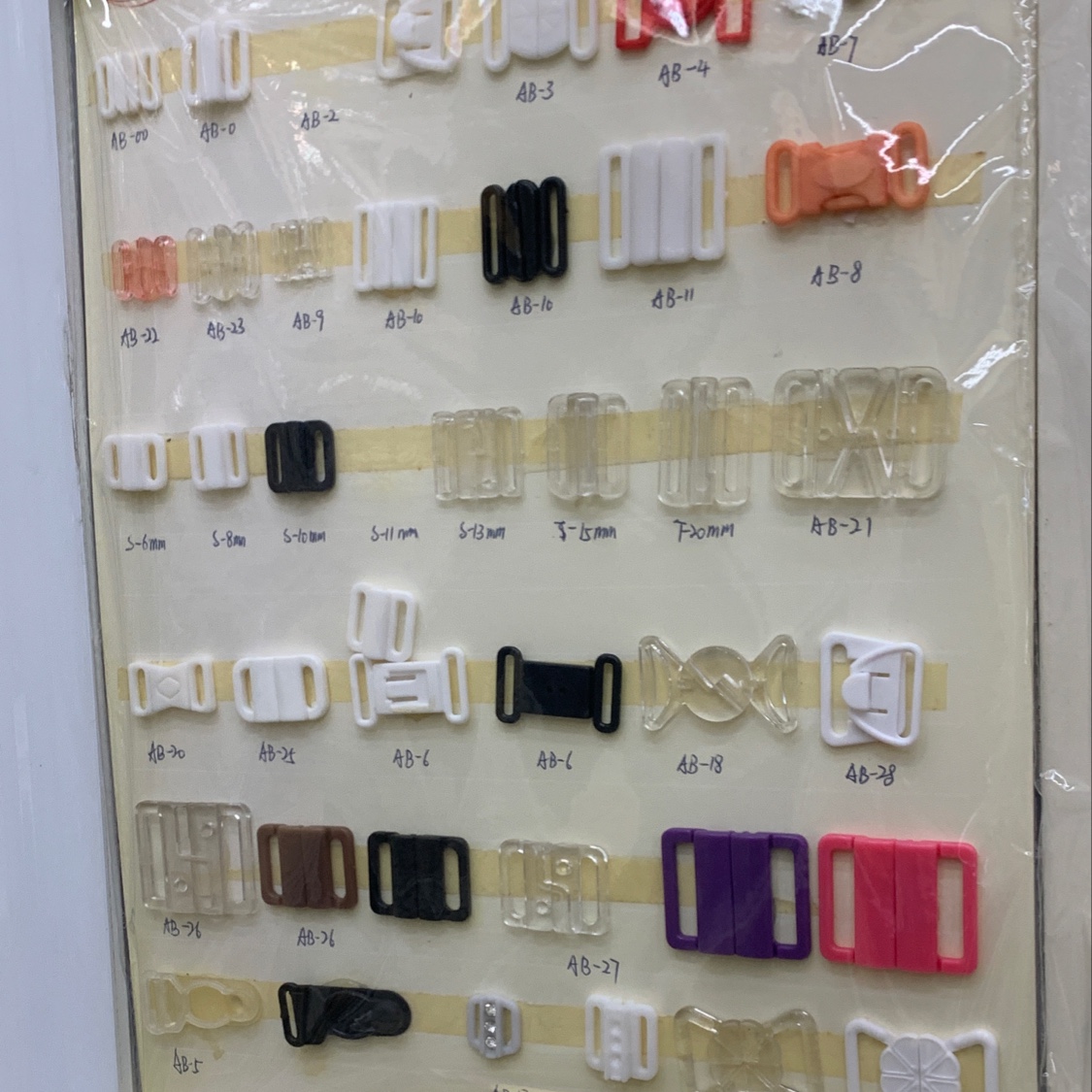 Bag buckle white black, red, orange, pink, purple, transparent various types and sizes thumbnail