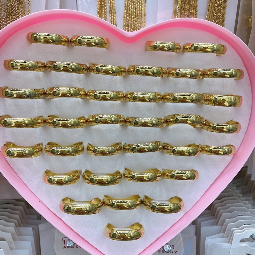 Gold gold rings for men and women in bronze