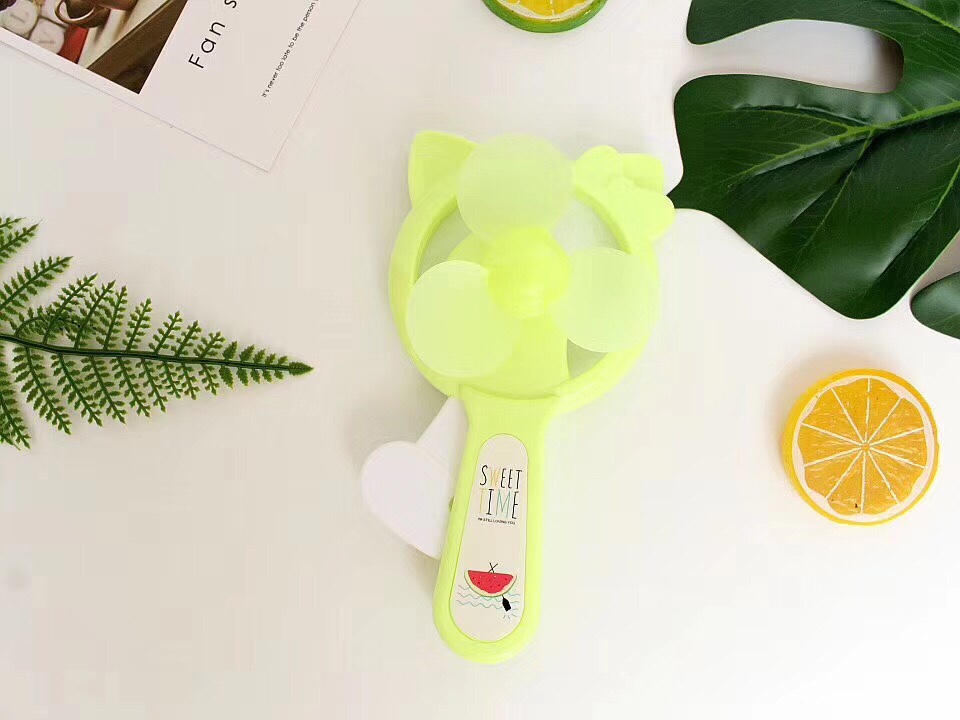 Mini kitten hand-pressing fan, children's toy hand-pressing small fan Application Scenario