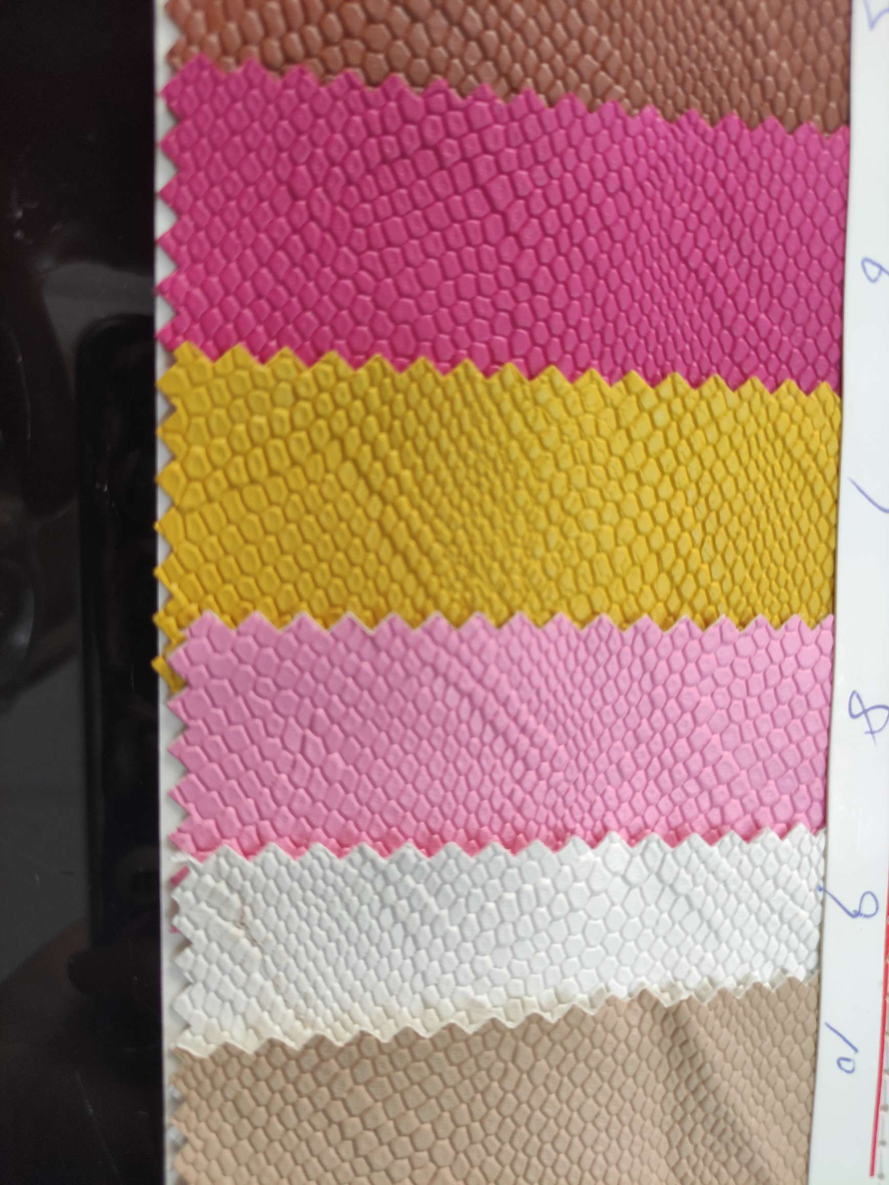 Eco-friendly snake-patterned leather fabric in large stock, high, medium and low grade, factory direct sales, best-selling new styles detail image 2
