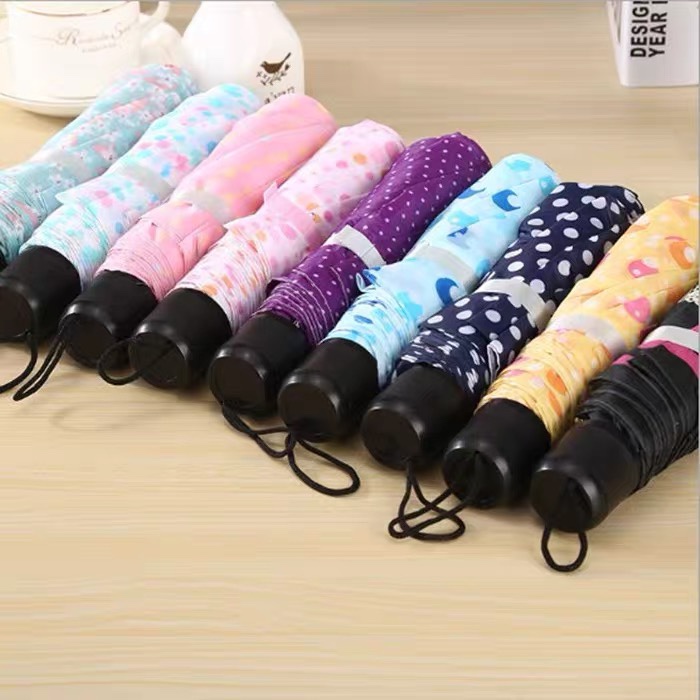 Wholesale Gift Umbrella Fresh Color Sunny Umbrella Three Fold Umbrella 8 Bone Cheap Stall Short Handle Folding Umbrella Manufacturers Black Umbrella
