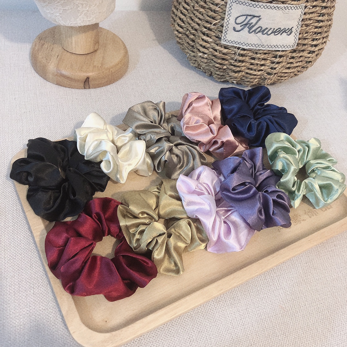 Satin solid-color hair bands and rubber bands are exquisite and versatile accessories for piggy girls