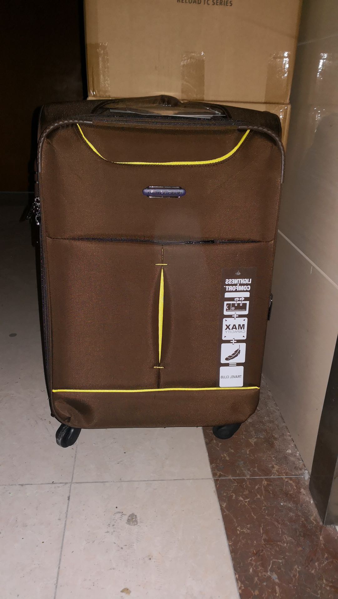 665拉杆箱细节图