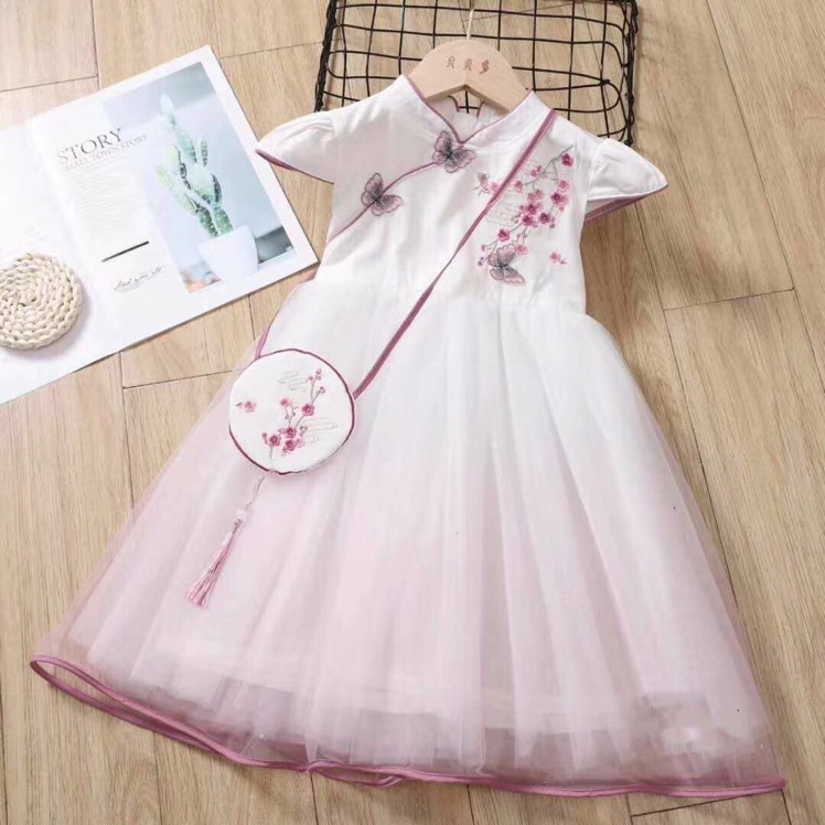 蝴蝶刺绣连衣裙带小包包