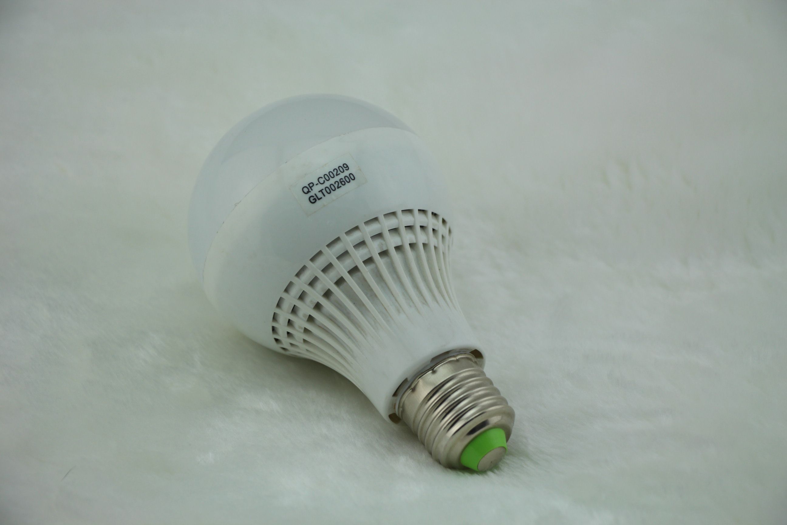 LED bulbs, energy-saving bulbs, screw-type household and commercial high-power light sources, 3W, 5W, 7W, 9W, 12-watt white light bulbs Specification image