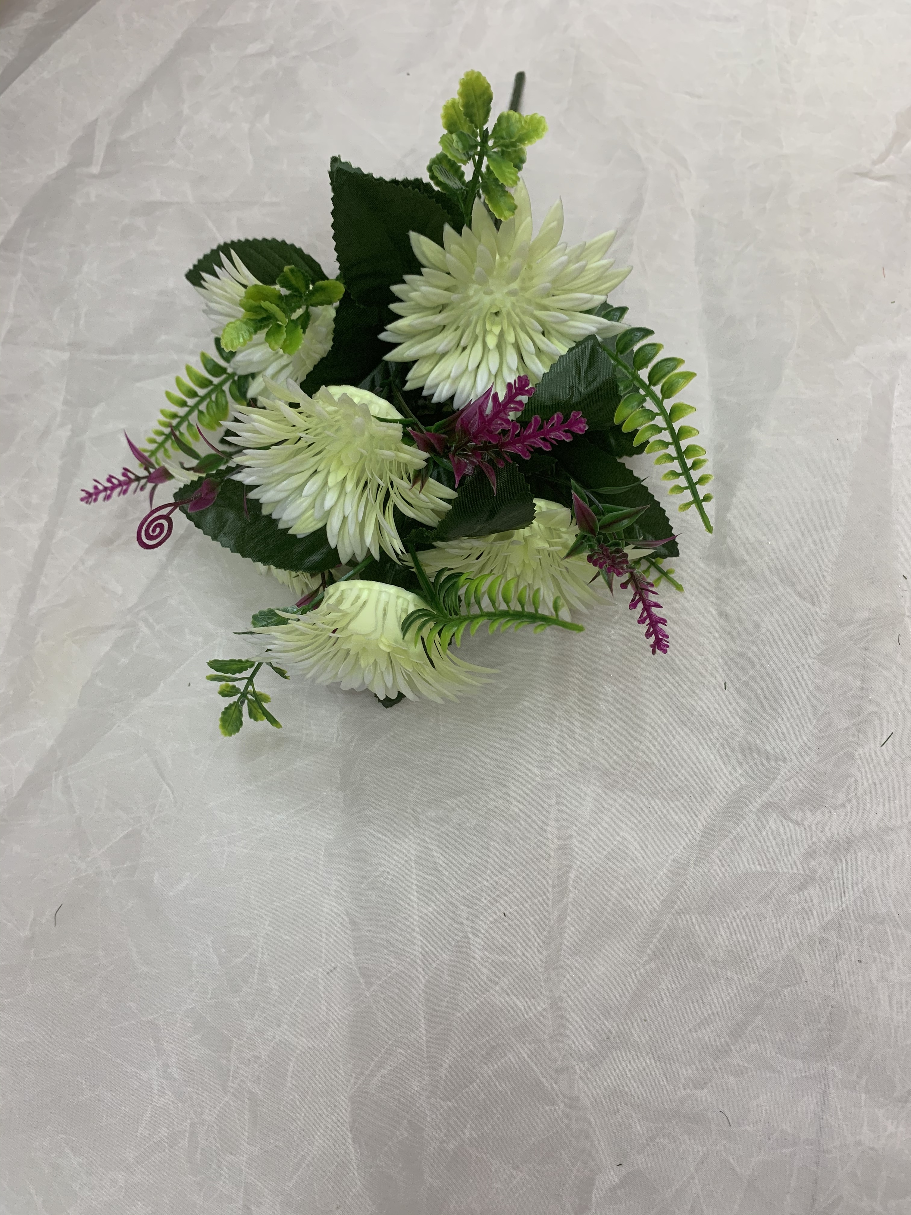 Seven small chrysanthemums Item Picture