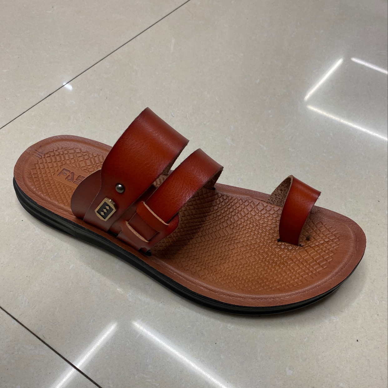 New men's slippers, new men's super-migration slippers, new beach shoes details Picture