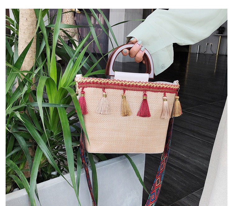 Domestic and foreign trade in-stock 2020 summer new fringed straw woven bag, color-blocking woven bag, women's ethnic style strap, single-shoulder crossbody bag, handbag undefined