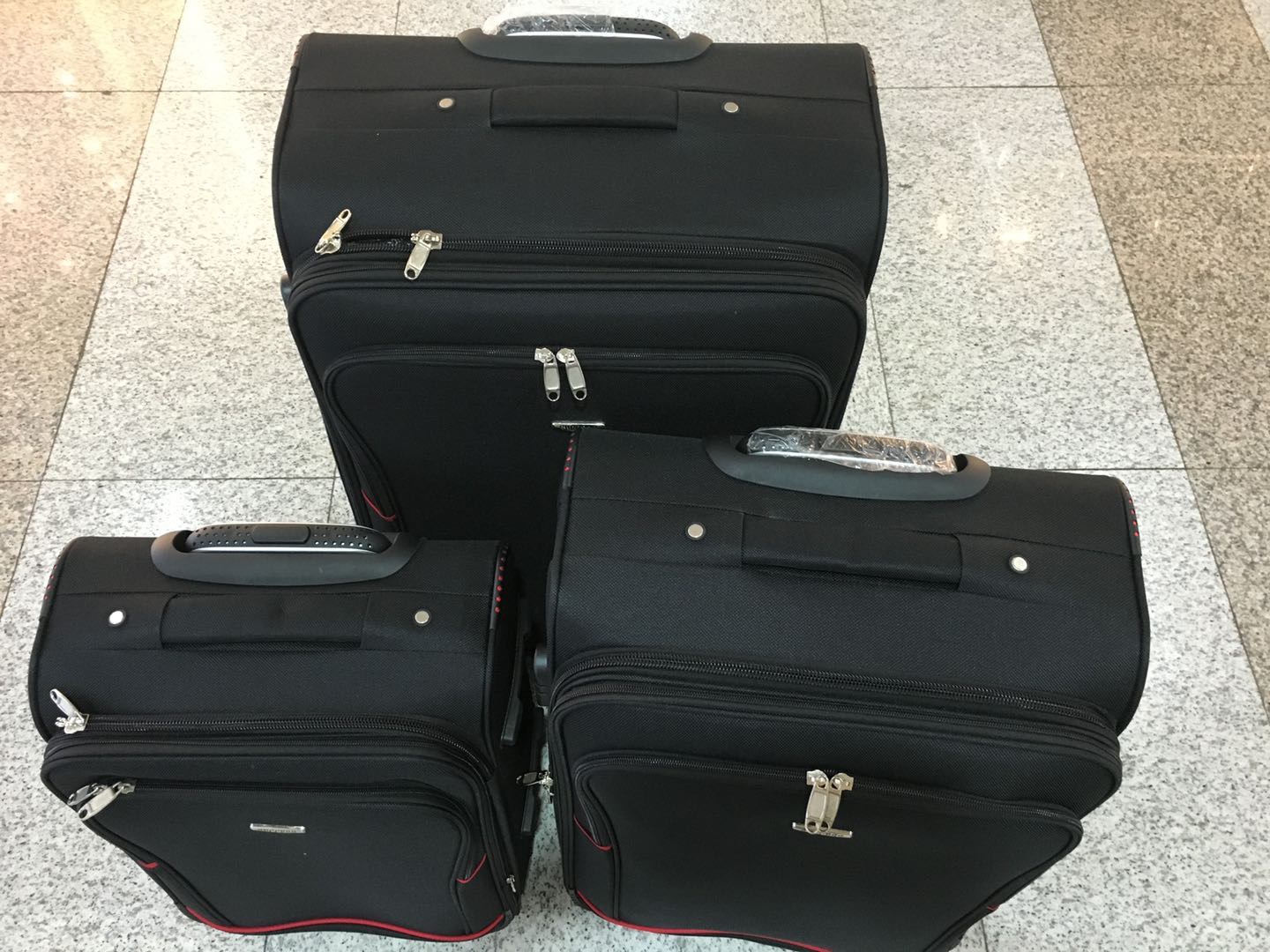 2010拉杆旅行箱产品图