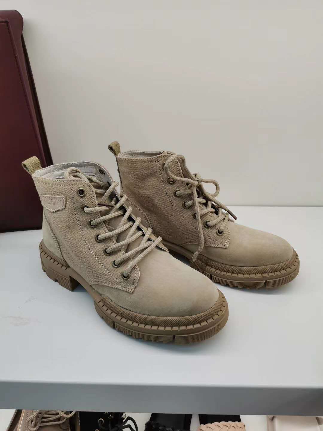 Premium fashion trend new women's shoes, brown Martin shoes details Picture