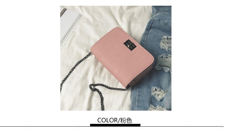 Domestic sales and export custom-made in stock 2020 autumn new style single-shoulder small square bag fabric texture lock small bag Korean style trendy women's bag single-shoulder crossbody small bag wholesale Application Scenario
