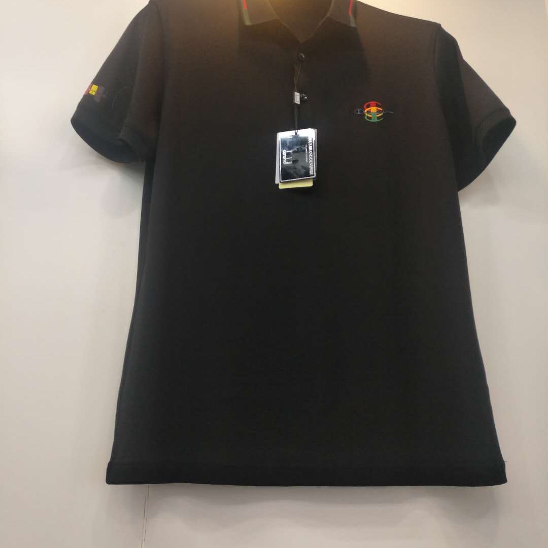 黑色简约衬衫