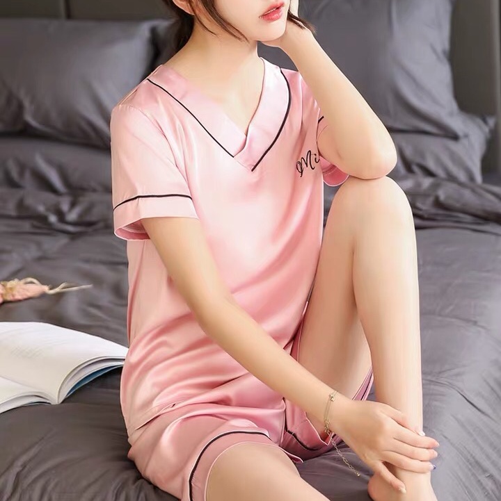 Summer thin ice silk short sleeves and shorts for women, sexy and realistic silk women's summer home wear