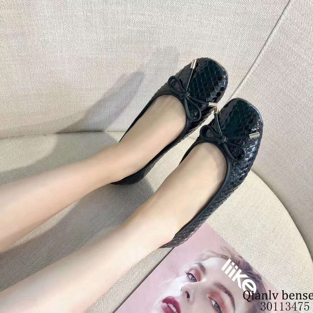 Premium fashion and trendy new women's shoes 30113475