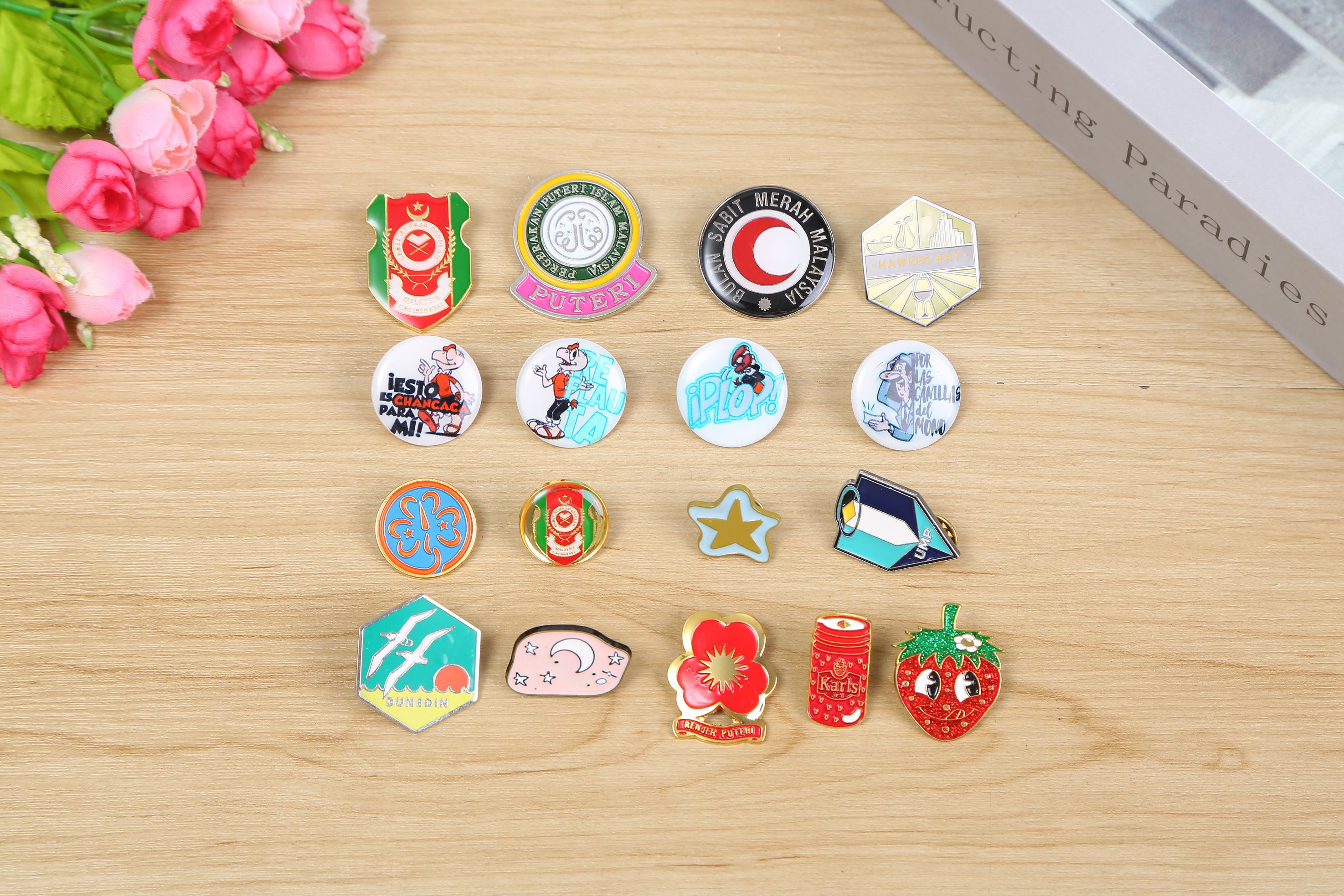 Pen bag accessories Korean jewelry fine brooch hardware accessories animation series DIY series thumbnail