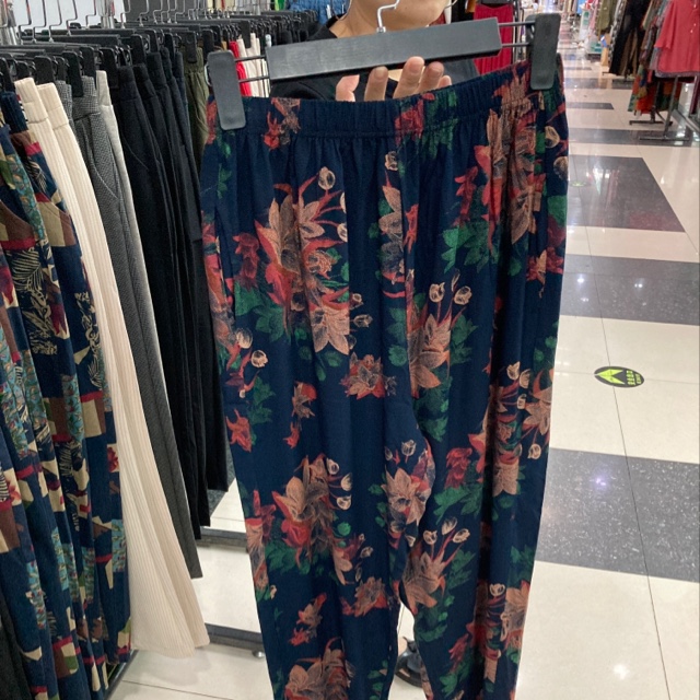 Cotton silk flower pants thumbnail