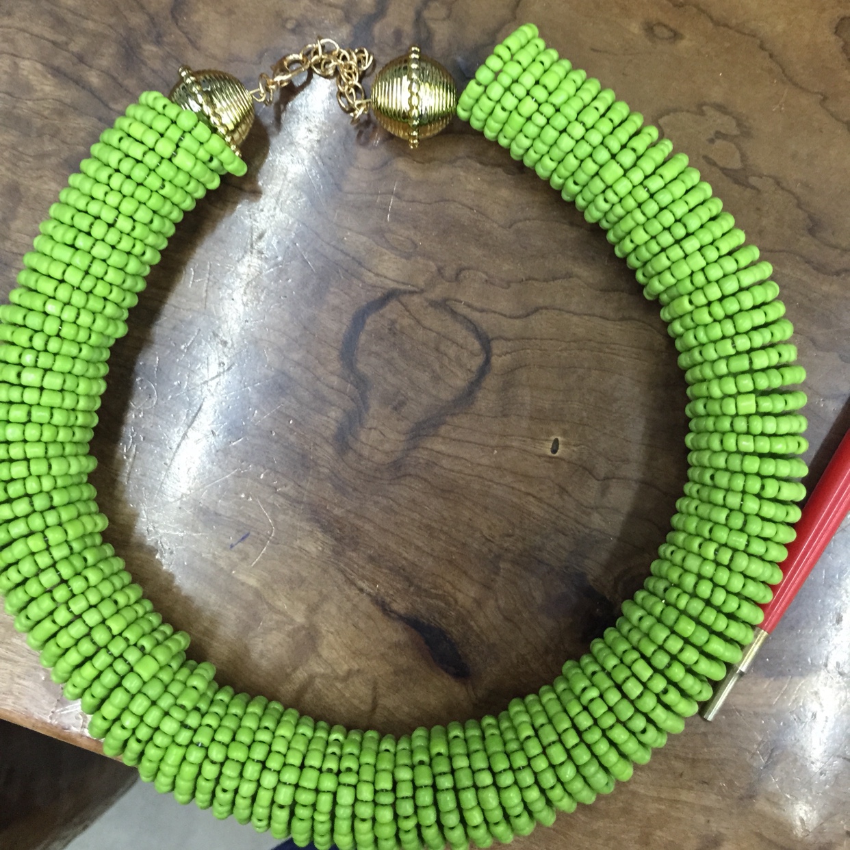 Exaggerated necklace