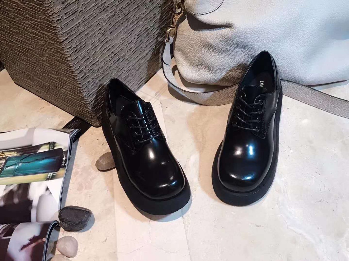 High-quality, fashionable and trendy new women's shoes, big-headed shoes