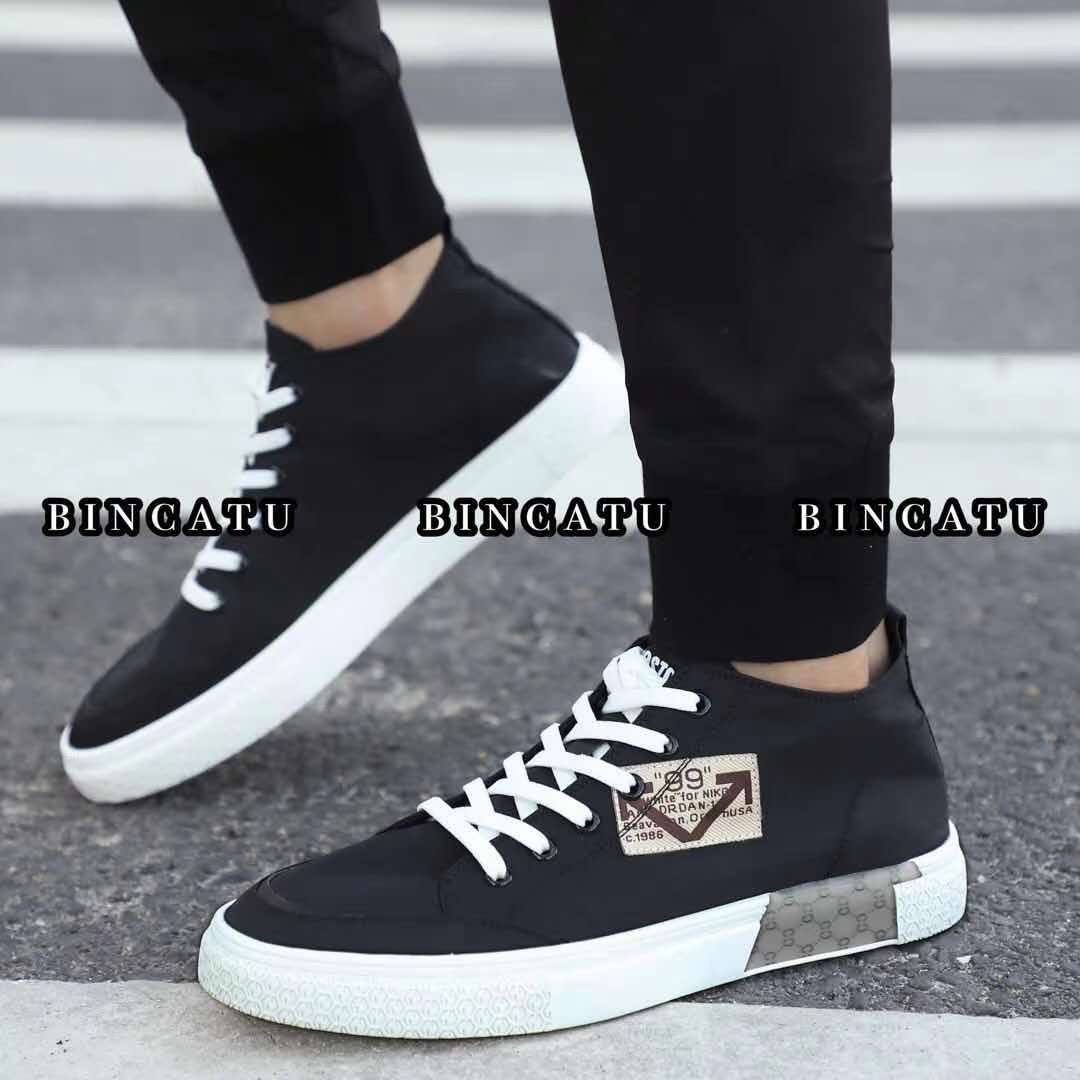 精品时尚潮流新款女鞋黑色帆布鞋