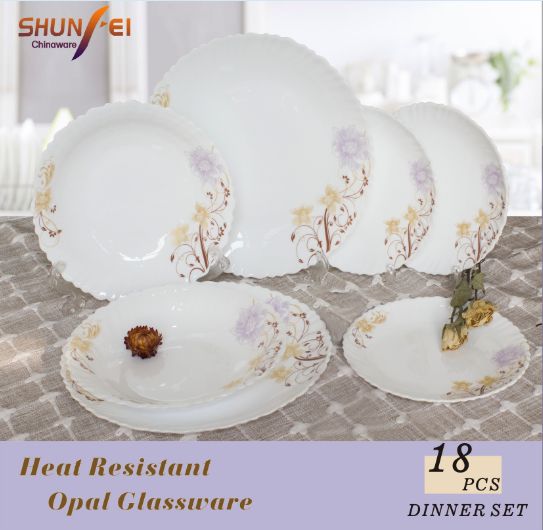 18 pieces of glass tableware thumbnail