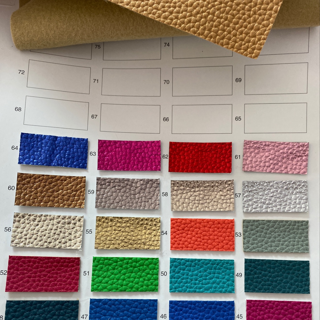 Factory direct sales of best-selling new UV-printed products with large stock of high, medium and low-end luggage, sofa, shoe materials and fabrics
