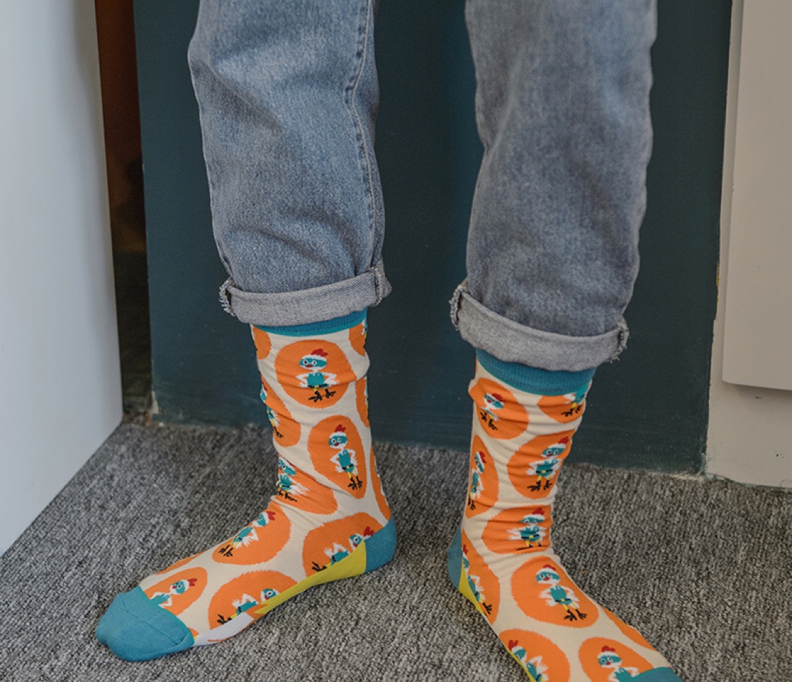 MOXIAO's original new custom-made straight socks with fun illustrations for both men and women