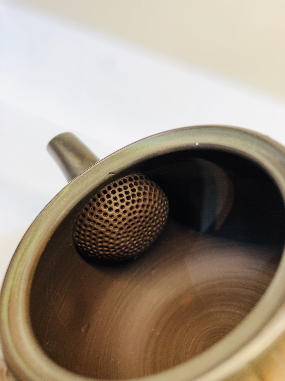 日本常滑烧窑变大师 素三窑 
材质：日本朱泥
工艺：窑变雕刻大枫叶
壶型：大口径 横手 侧把
容量：约320毫升详情图8