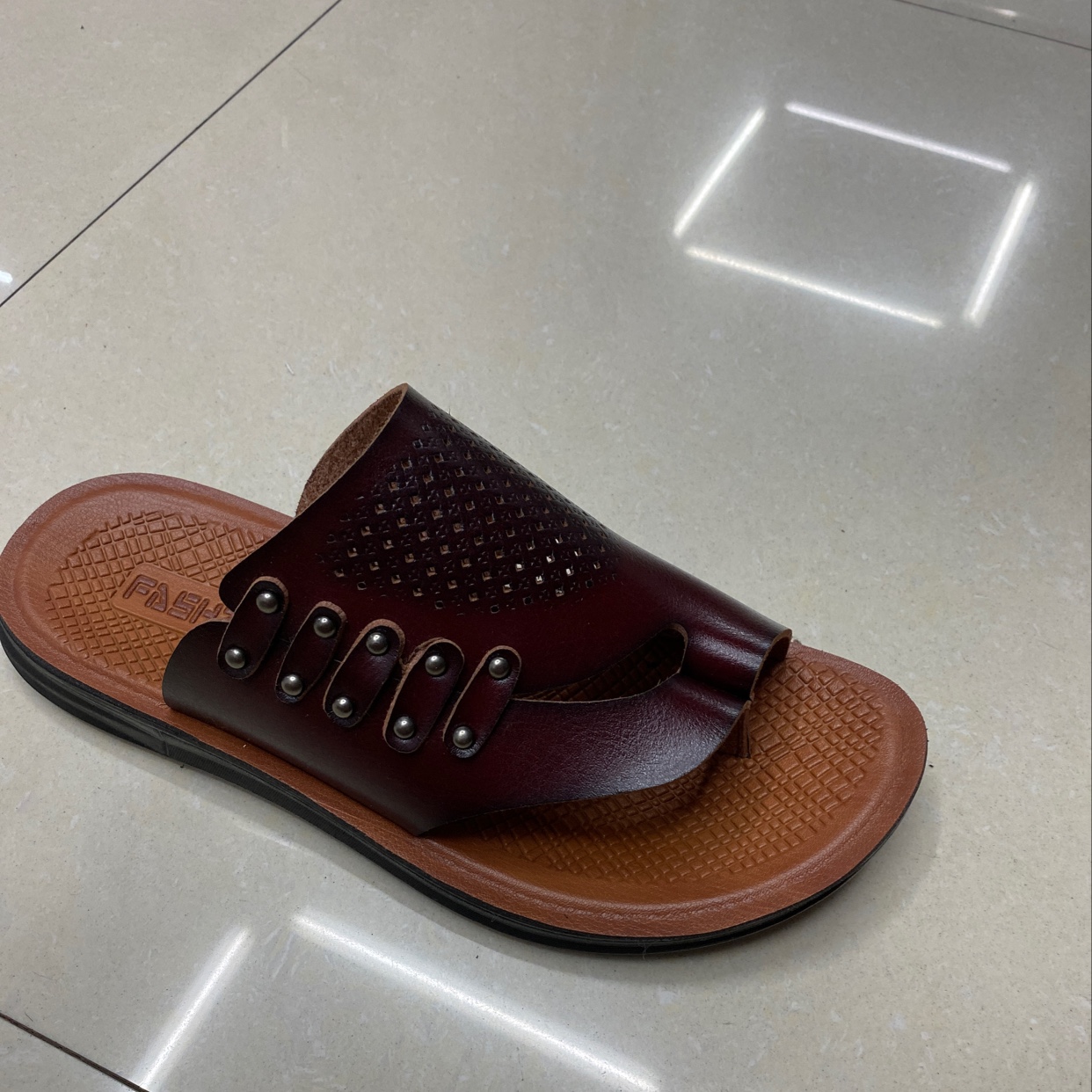 New men's beach shoes