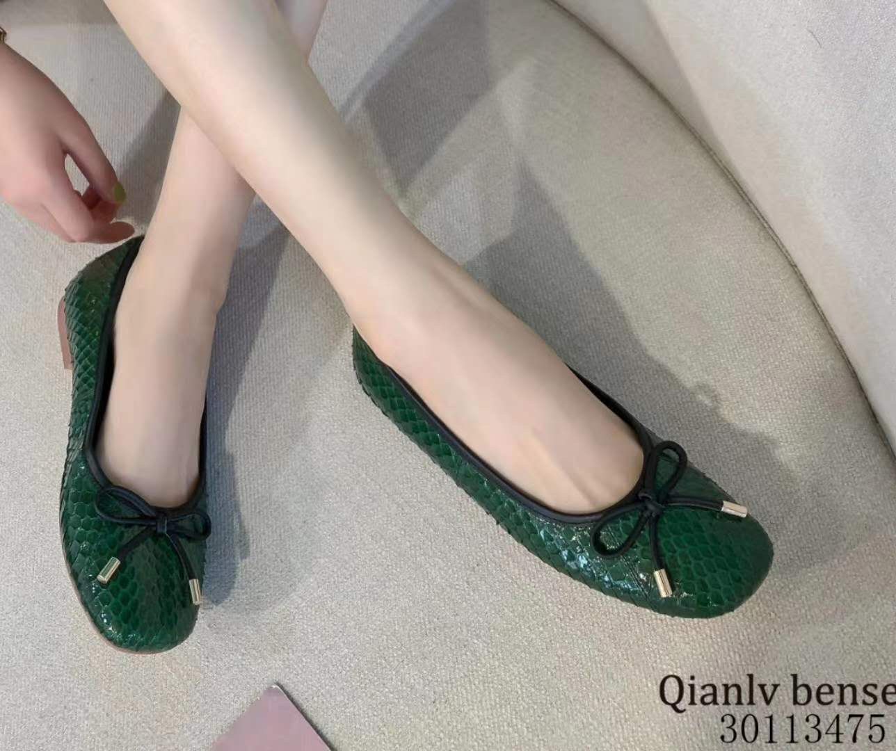 Premium fashion and trendy new women's shoes 30113475 details Picture