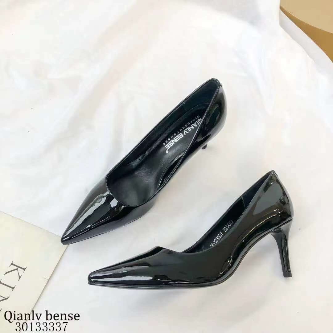 High-quality, fashionable and trendy new women's shoes with high heels details Picture