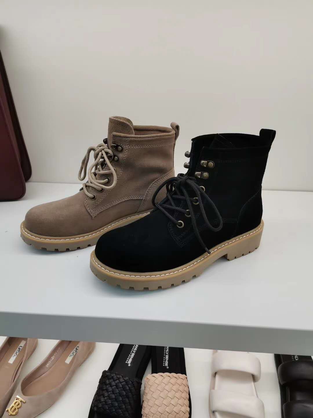 精品时尚潮流新款女鞋雪地靴产品图